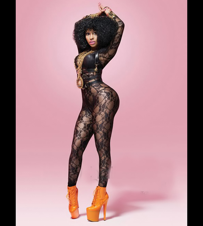 Nicki Minaj được biết đến là nữ ca sĩ có vòng 3 siêu khủng và sở hữu phong cách thời trang có phần quái dị.